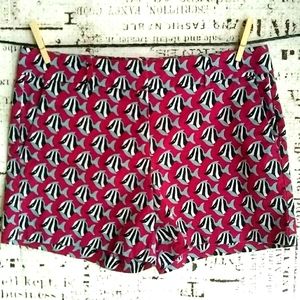 Ann Taylor chino signature shorts fish print sz 6